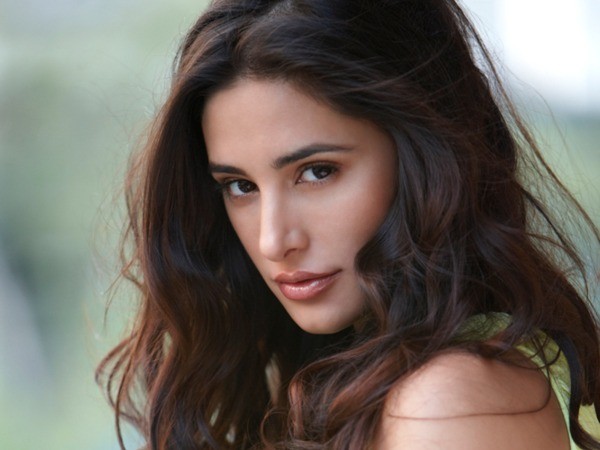 Nargis Fakhri goes desi for Ritu Kumar at LFW 